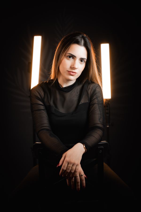 Portrait studio avec barres lumineuses